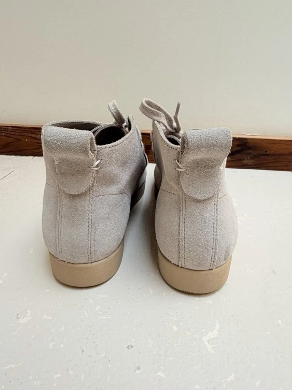 Everlane‎ Mac Toe Suede Chukka Boots Size 8.5 Beige Gray Women Travel Vacation